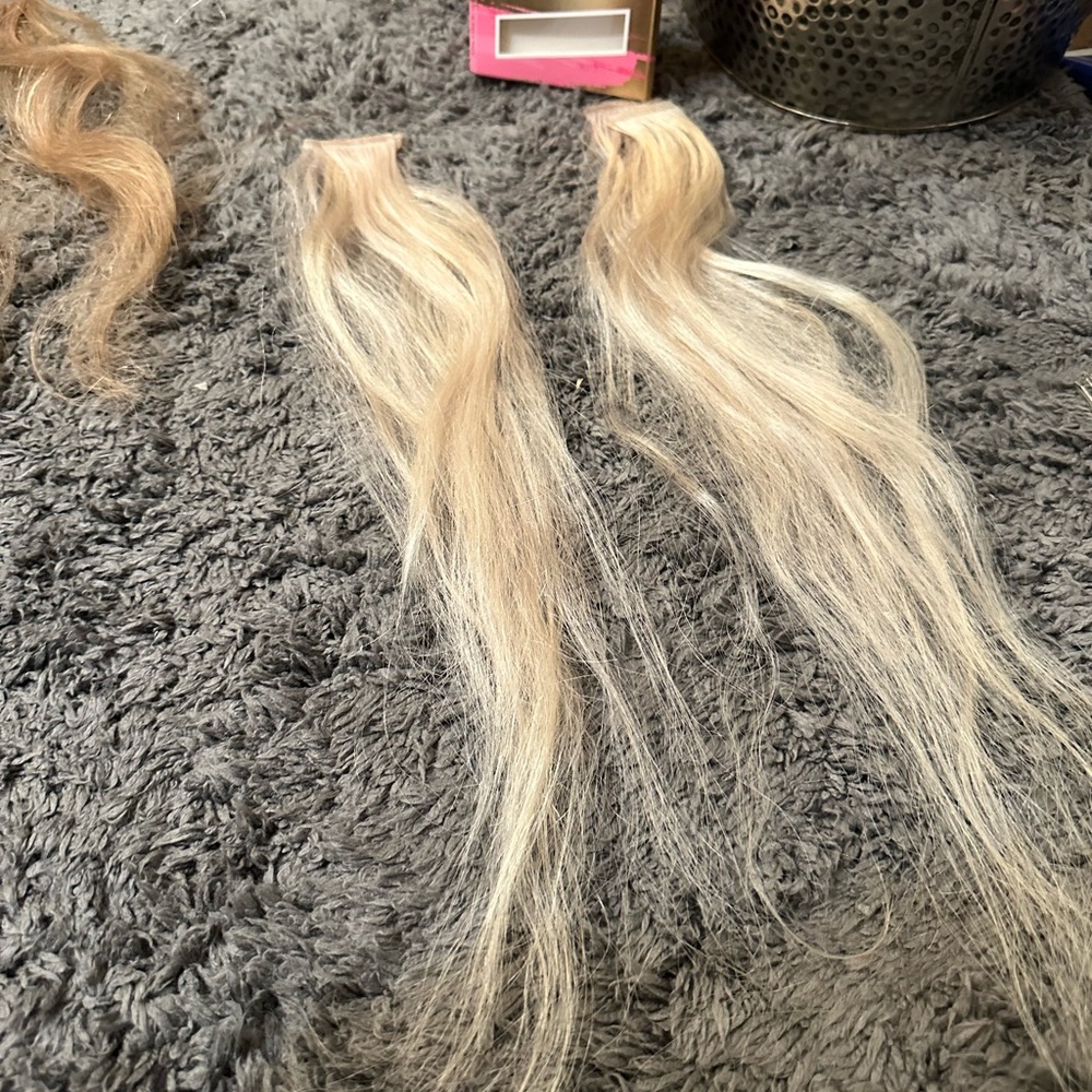 Glam ultra seamless tape-in extensions plat blonde 20” Euc